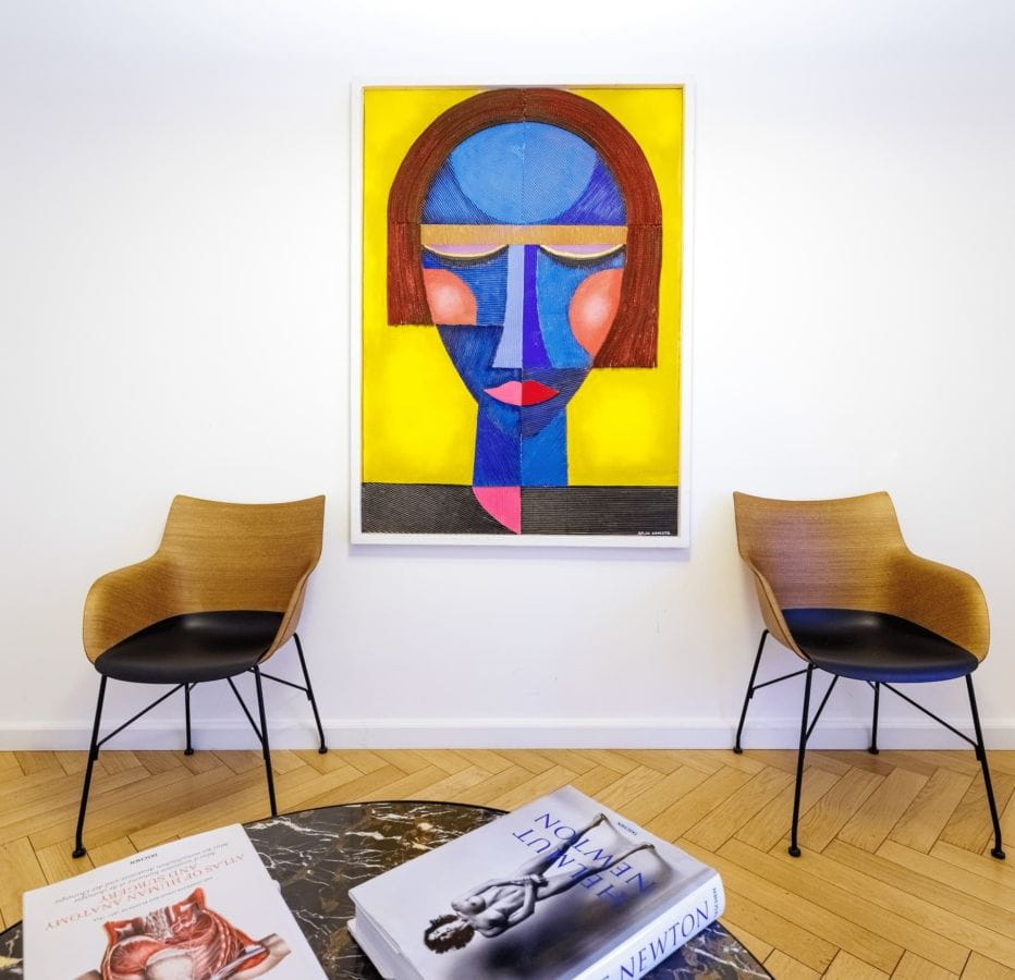 Salle d'attente du cabinet du chirurgien esthétique plasticien le docteur Merle à Antibes.