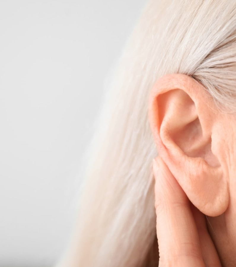 otoplastie unilatérale pour femme